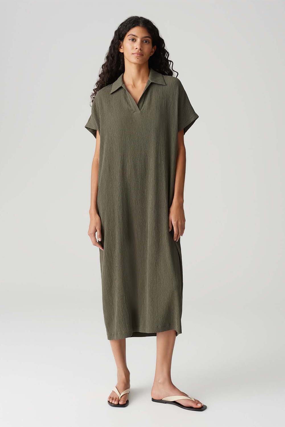 Avelina – Jurk voor dames met army spreidkraag en V-hals – Polyester – Lente / Zomer