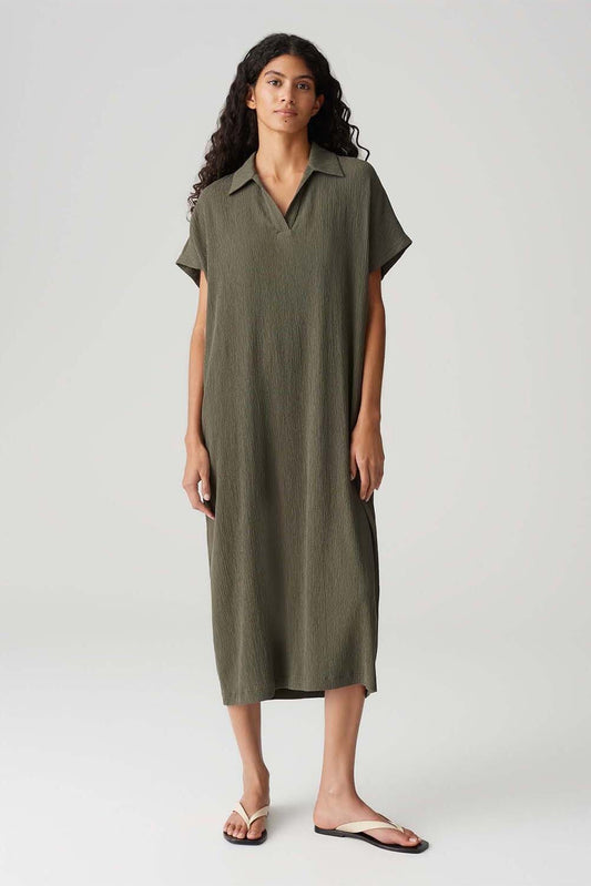 Avelina – Jurk voor dames met army spreidkraag en V-hals – Polyester – Lente / Zomer