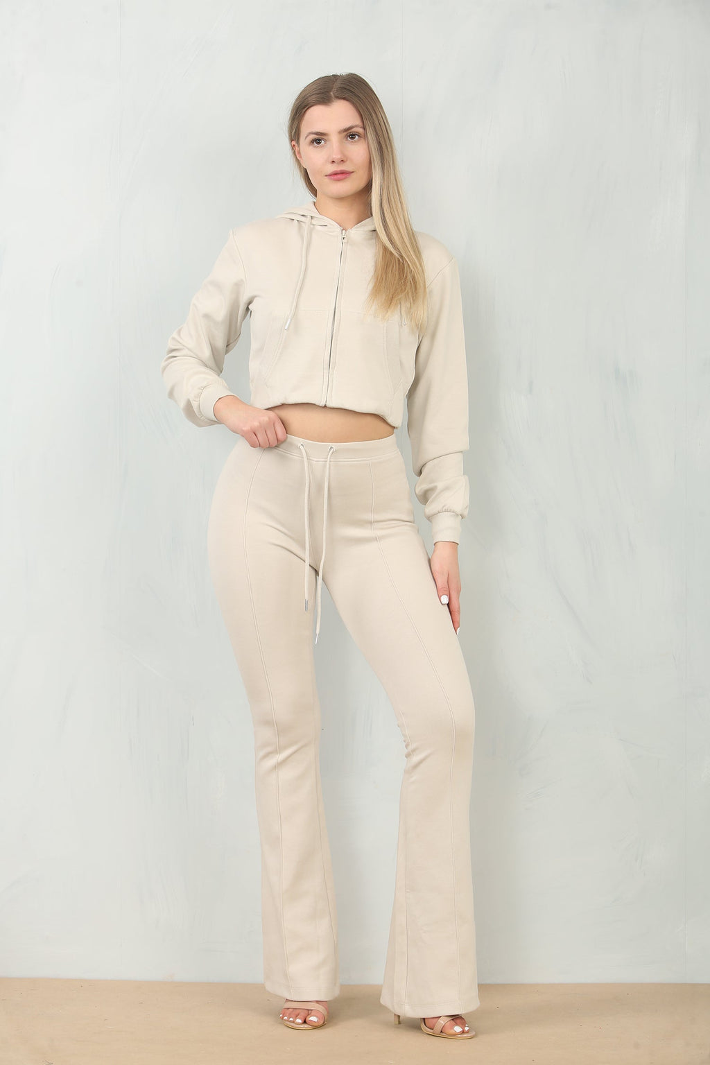 Esther – Cropped Dames Hoodie met Ritssluiting en Rechte Broek - Katoenmix - Herfst / Lente / Zomer